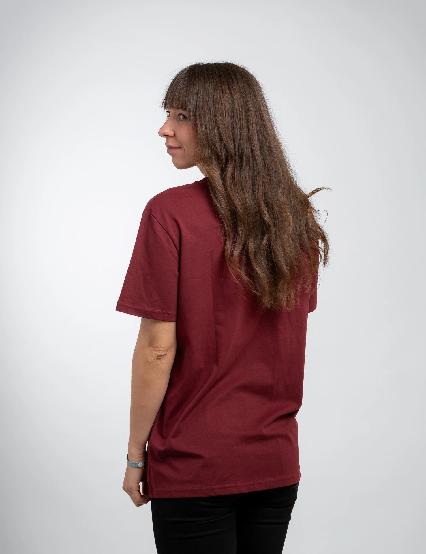 Ruby classic Bio-Baumwolle T-Shirt mit beigen, 1d totry Stick auf der Brust.